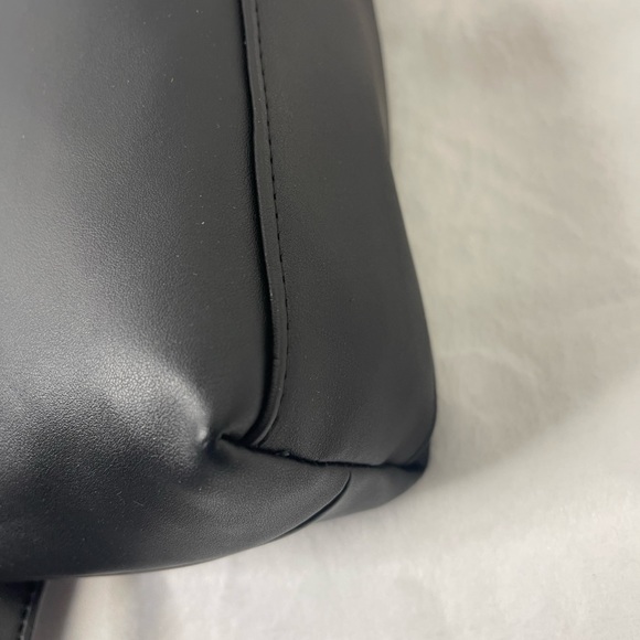 Betsey Johnson clear travel case, NWT - Picture 8 of 10